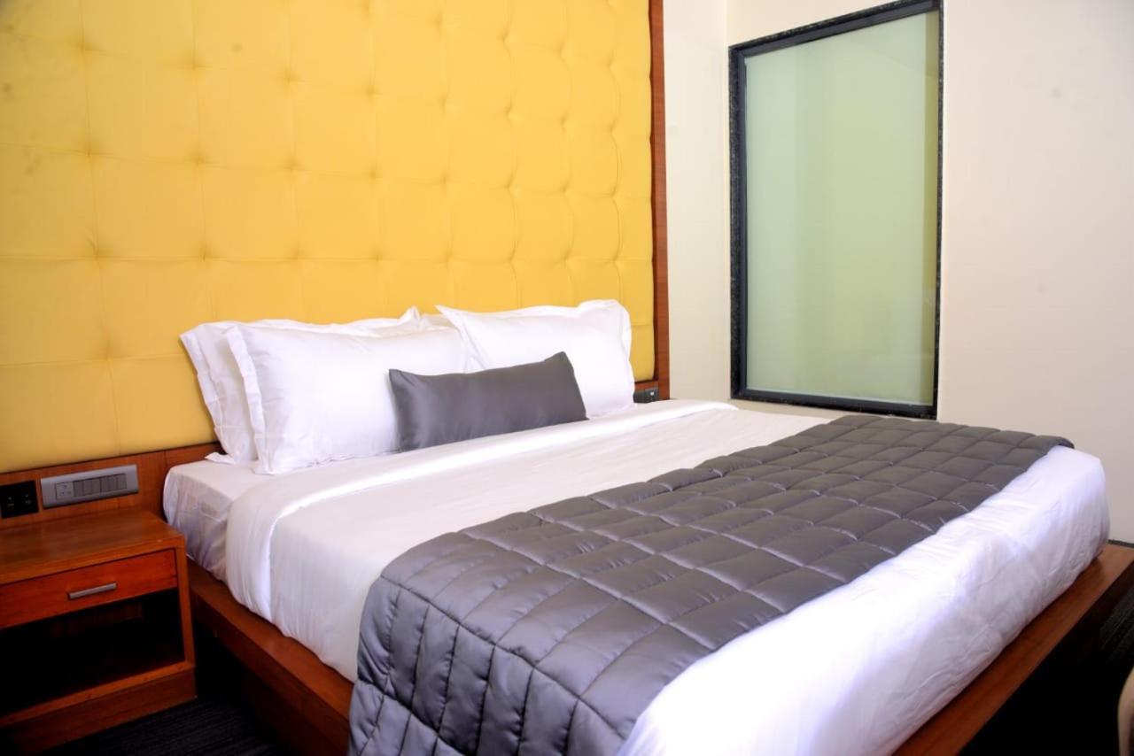 Global Village Luxury Resorts จิกมากาลูร์ ภายนอก รูปภาพ