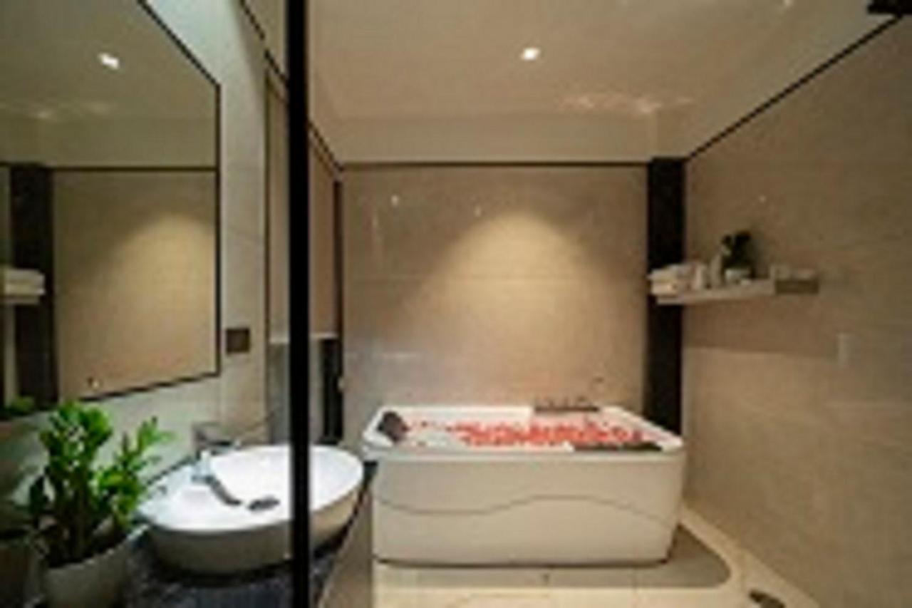 Global Village Luxury Resorts จิกมากาลูร์ ภายนอก รูปภาพ